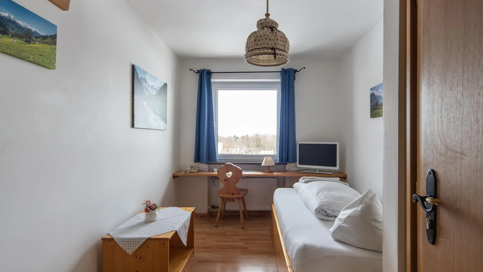 Hotel Weissbraeu Oberhaching 4*,  Németország