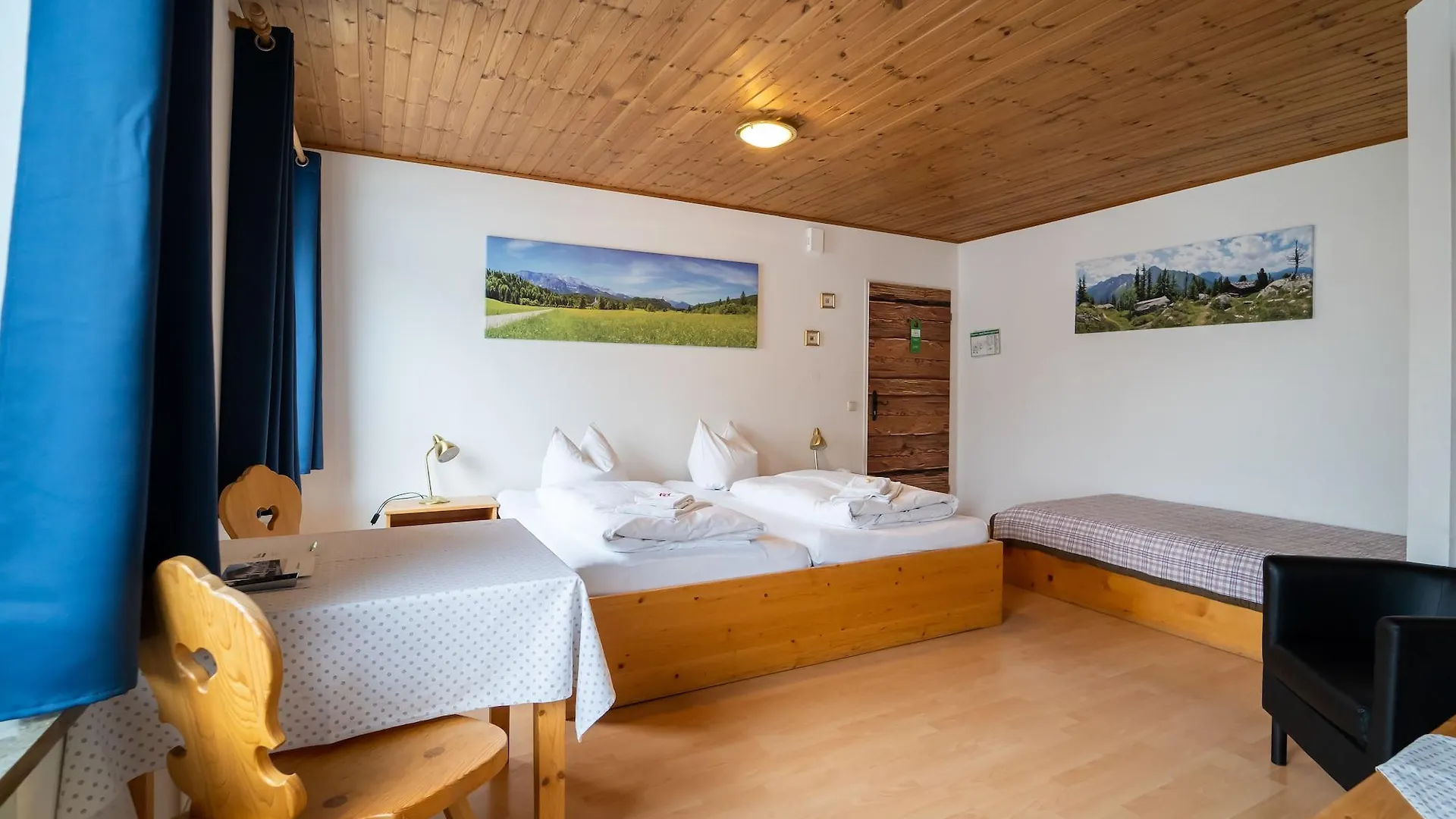 Hotel Weissbraeu Oberhaching 4*,