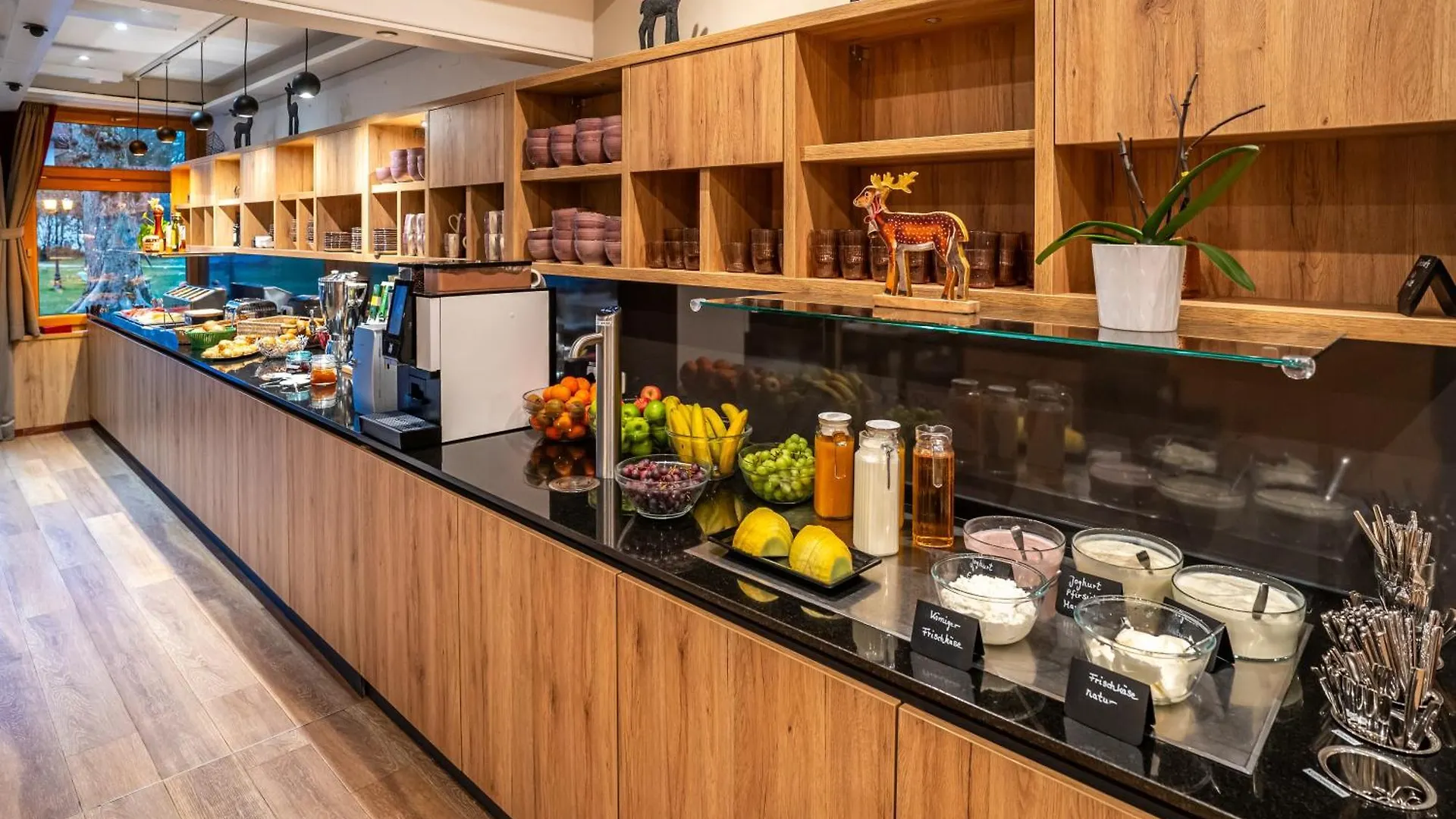 Hotel Weissbraeu Oberhaching 4*,